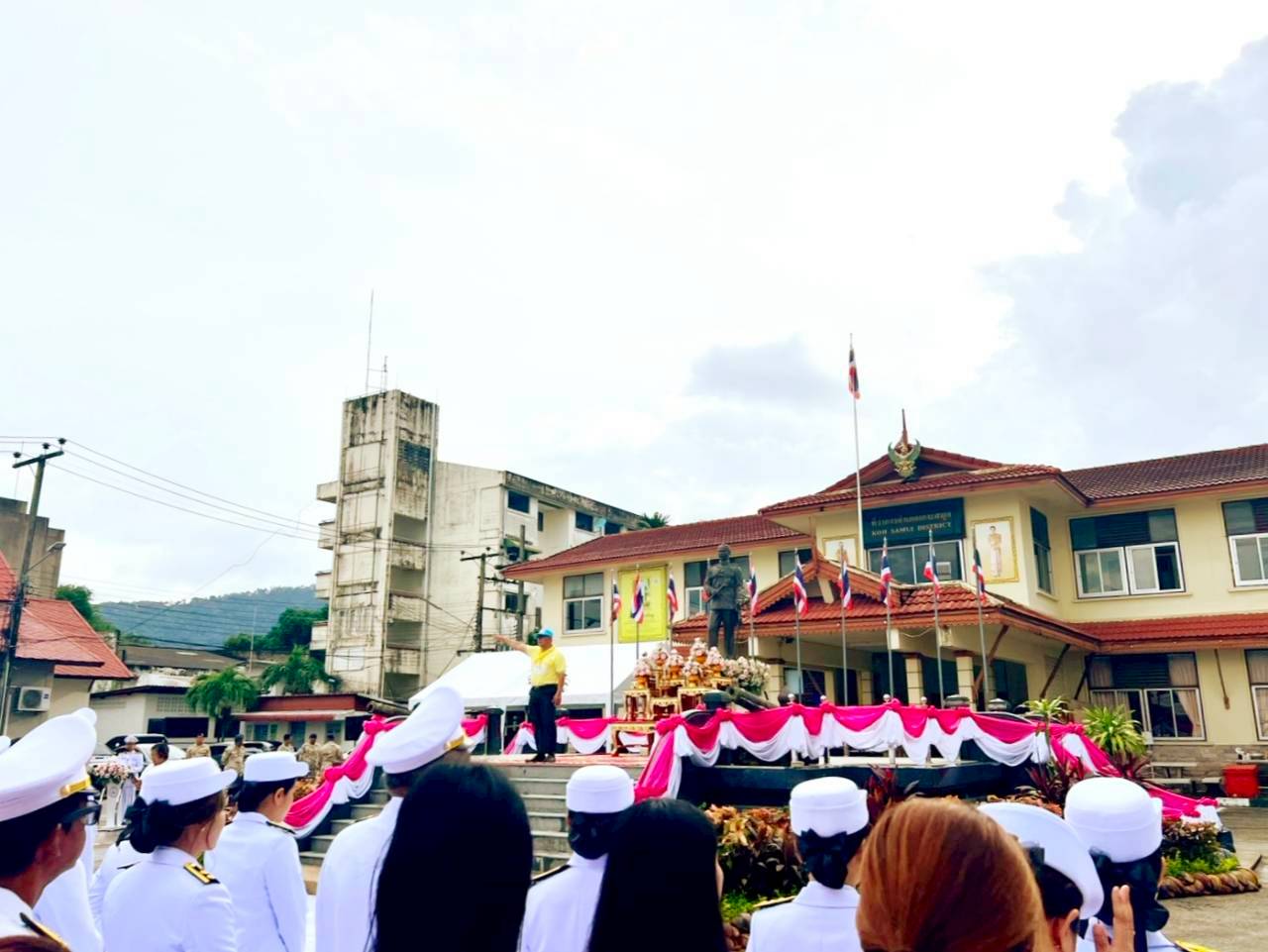 วิทยาลัยสหวิทยาการ เกาะสมุย ร่วมพิธีวางพวงมาลาและถวายราชสักการะ เนื่องในวันปิยมหาราช ประจำปี 2568