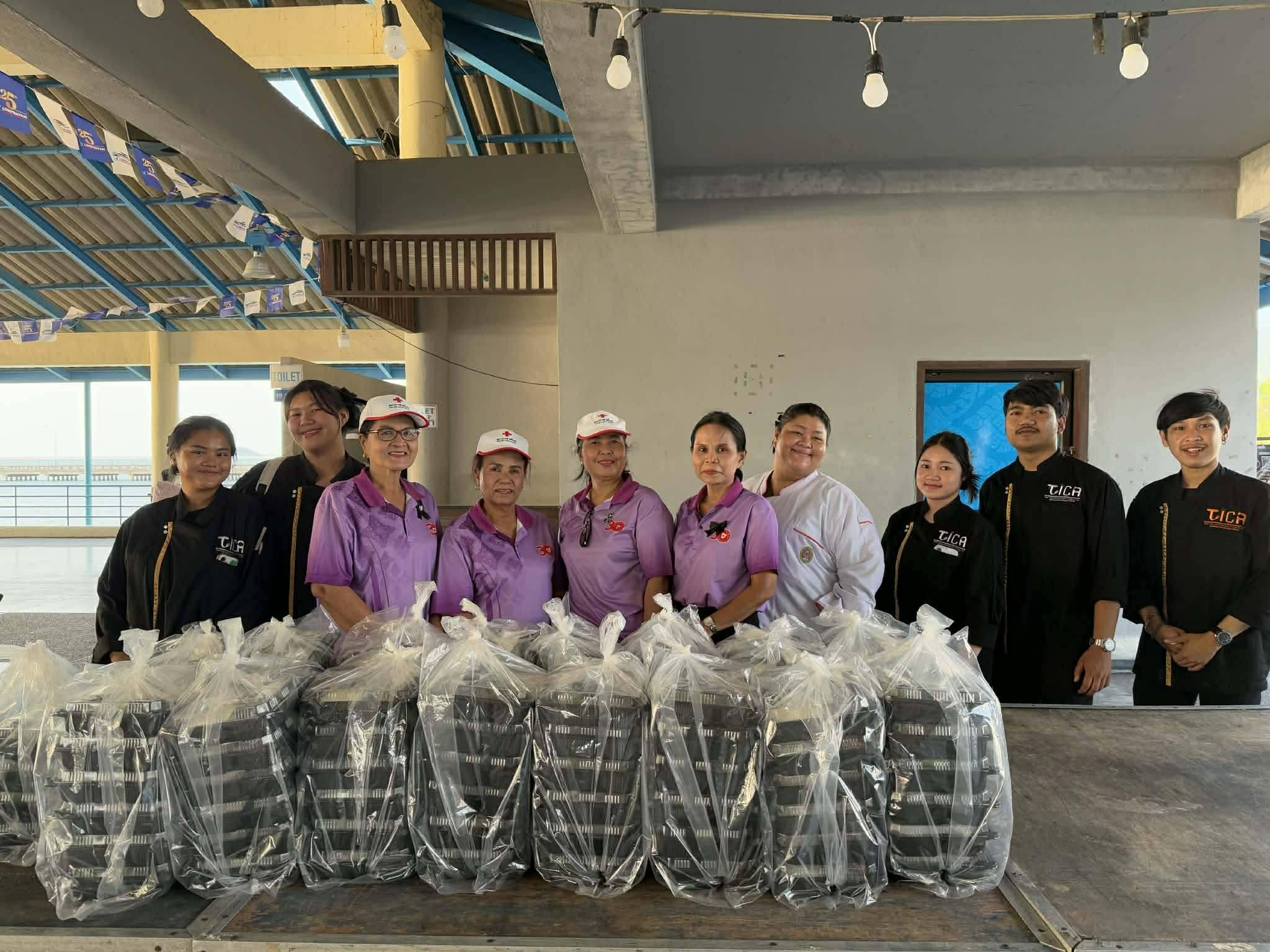 วิทยาลัยสหวิทยาการ เกาะสมุย ร่วมงานกาชาดอำเภอเกาะสมุย สร้างสุขผ่าน “ครัวจิตอาสา KIS”